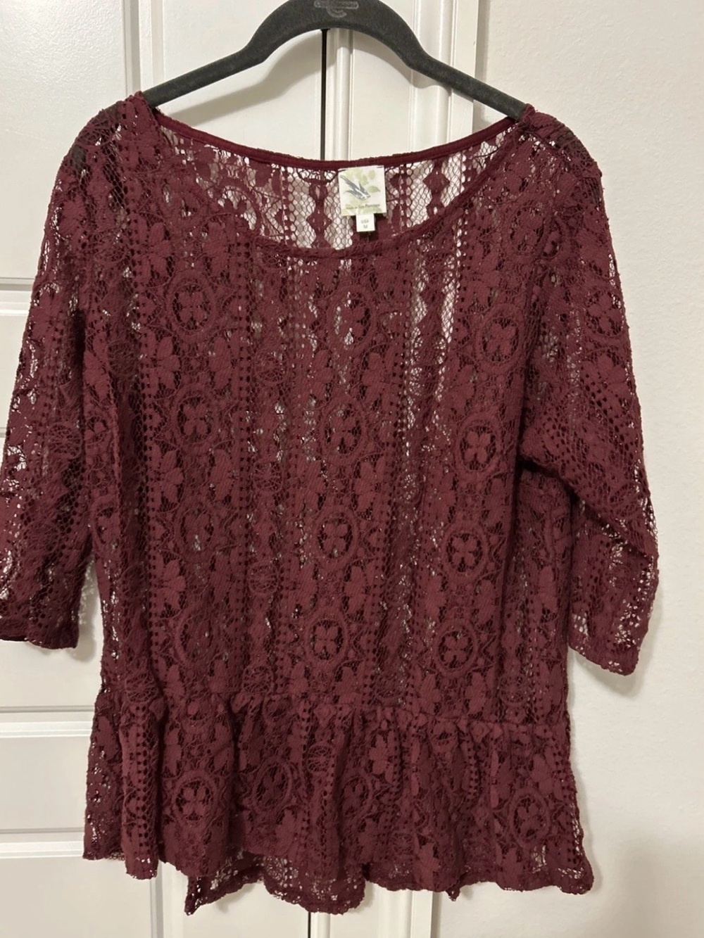 Women's Lace Peplum Top - Wine